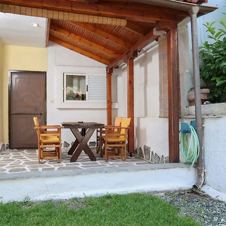 Garden Daire *